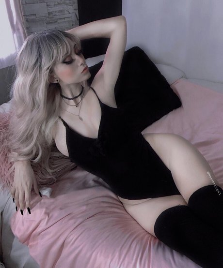 wendollygal pornographic model pic