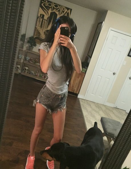 Kristenn model top pictures