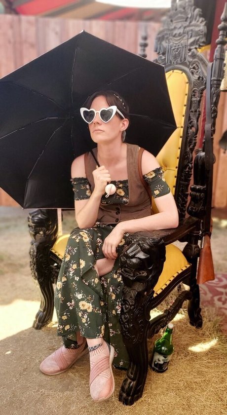 Maggie Mae Fish free model image