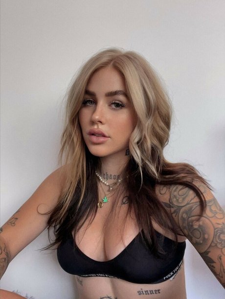 famous ladyboy onlyfans hot pictures