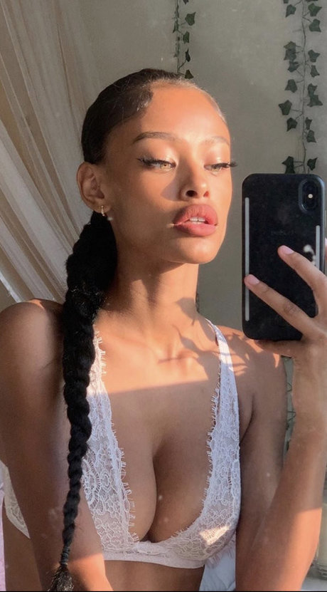 Vinetria model exclusive pictures