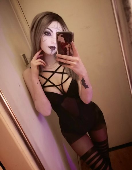 Ljaphra model high quality picture