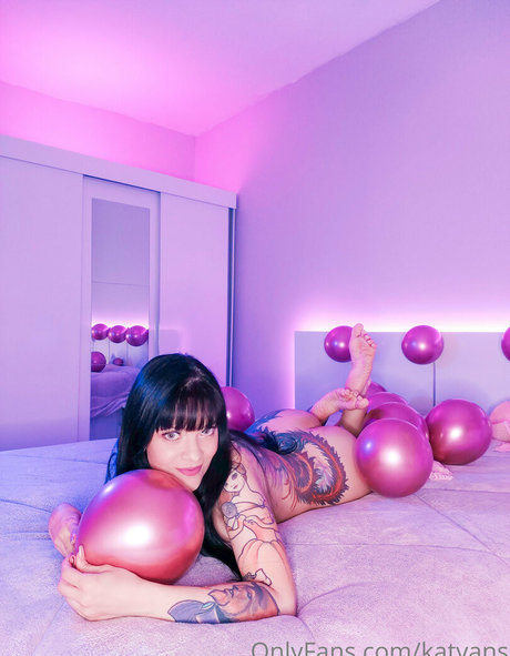 Kat Vans pornstar naked archive