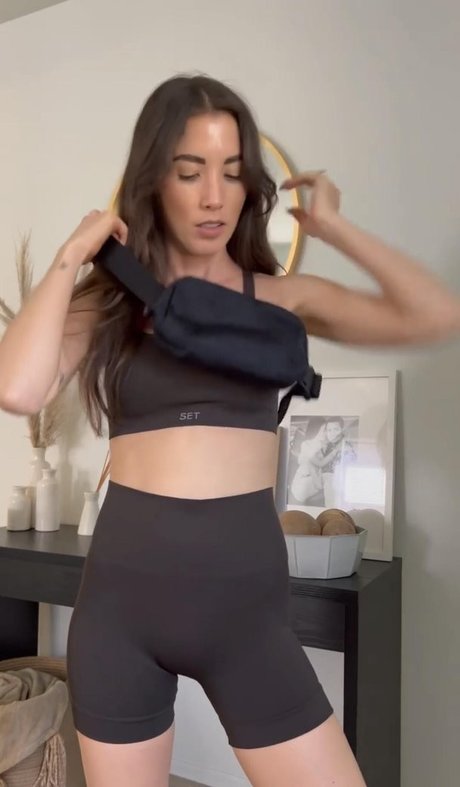 Paigeronelle erotic model img