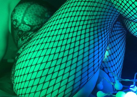 Tittykona Freista top star gallery