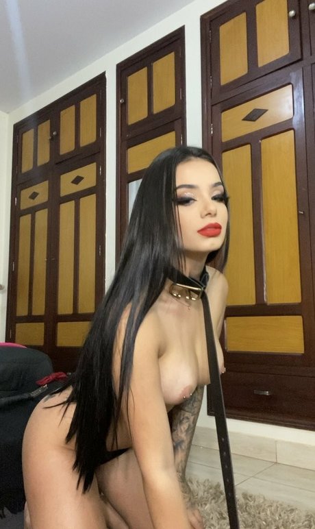 Lunna Sky hot pornstar galleries