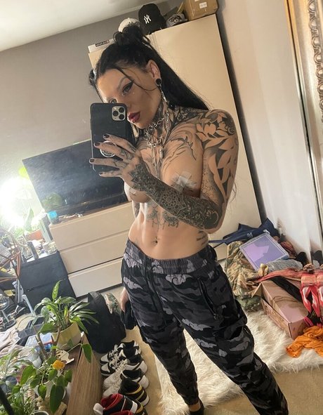 female asian onlyfans nude pics