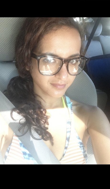 Eden Mama art model photo