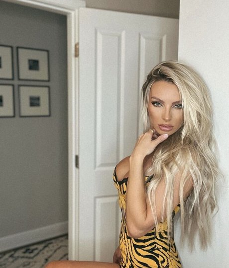 Holly Stocks star nude img