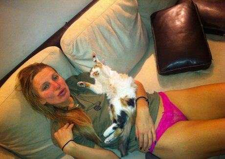 Sesil Karatantcheva pretty model image