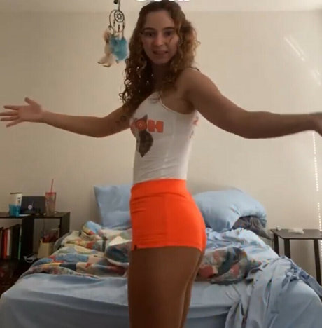 Oliveboo pretty model photo