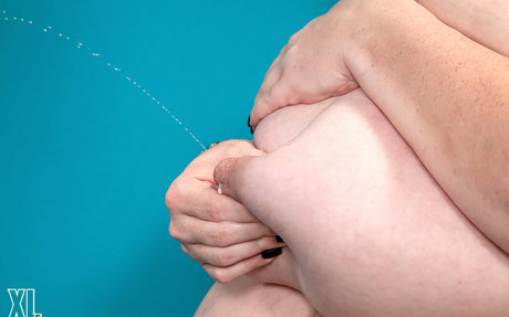 Lexxxi Luxe pornstar sex img