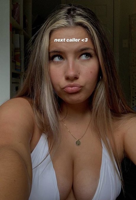 Emma Topps star exclusive images