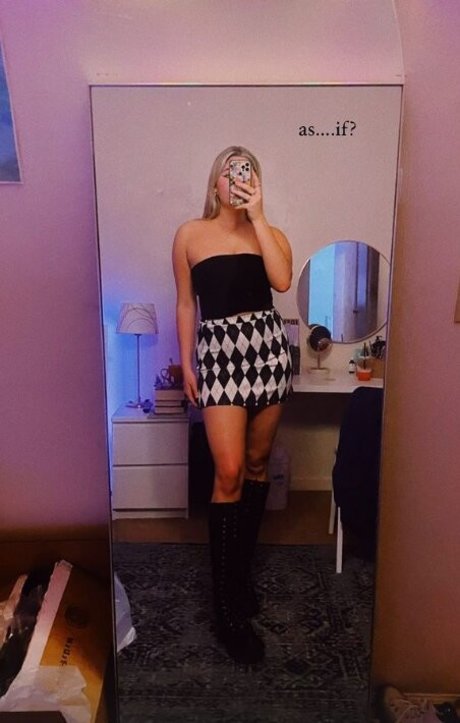 Emma Topps nude pornstar picture