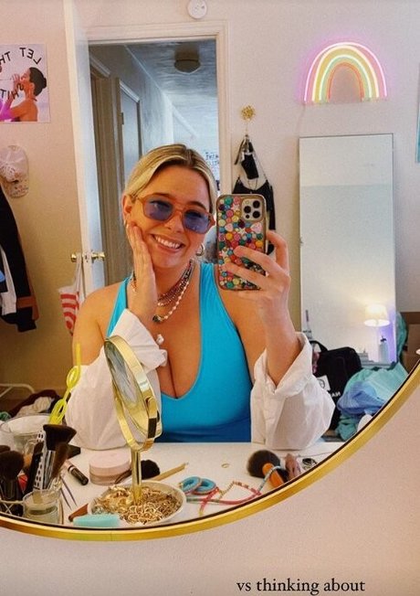 Emma Topps xxx actress galleries