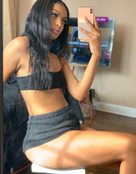 honeyqoldd star adult picture