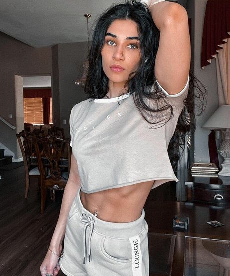 Nylawho model naked img