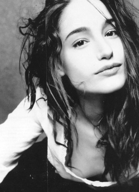 Marie Gillain star erotic photos