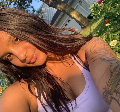 Wins arifax model nude image