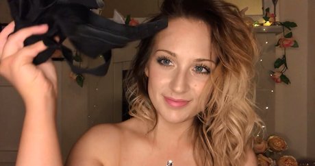 JJ ASMR exclusive pornstar pics