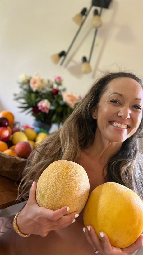 Kino MacGregor high quality star pics