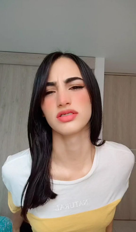 YulenyGz beautiful pornstar photo