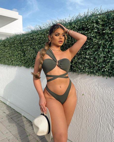 Dayanna Comas sex pornstar pics