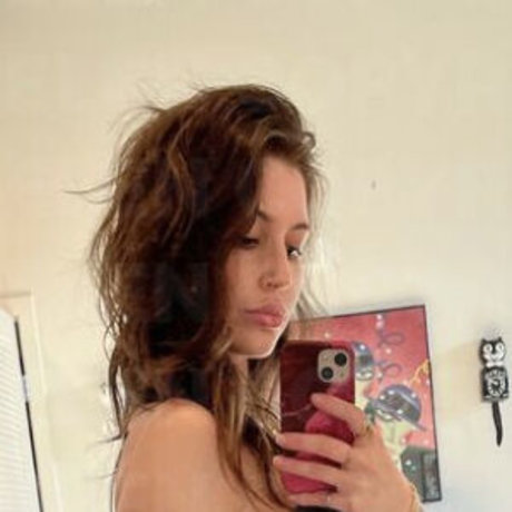 Helenfromtwitter star best pictures