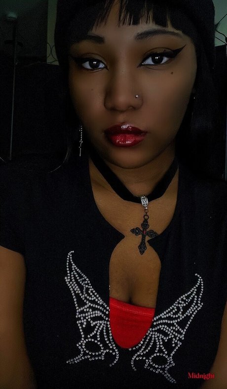 sierraemari model exclusive photos