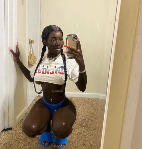 female influencer onlyfans pretty gallery