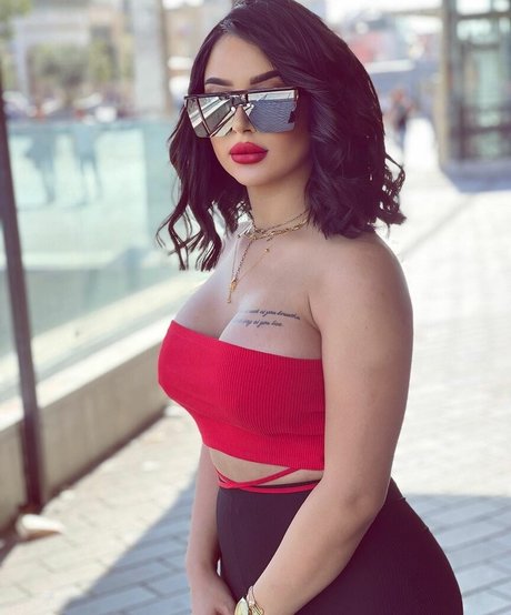 Wejdan Benarous xxx model photos