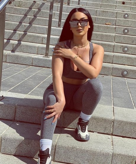 Wejdan Benarous xxx model gallery