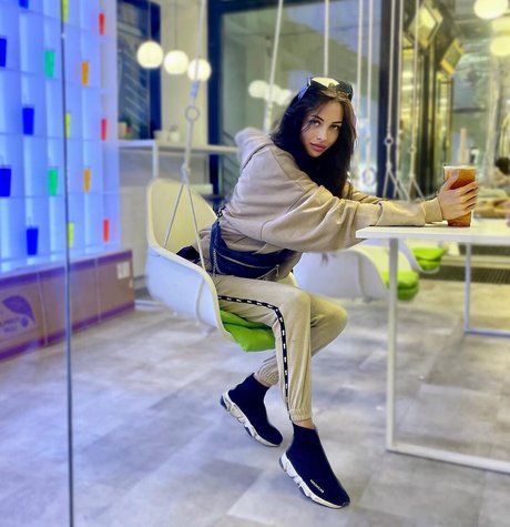 marlinskaa model high quality images