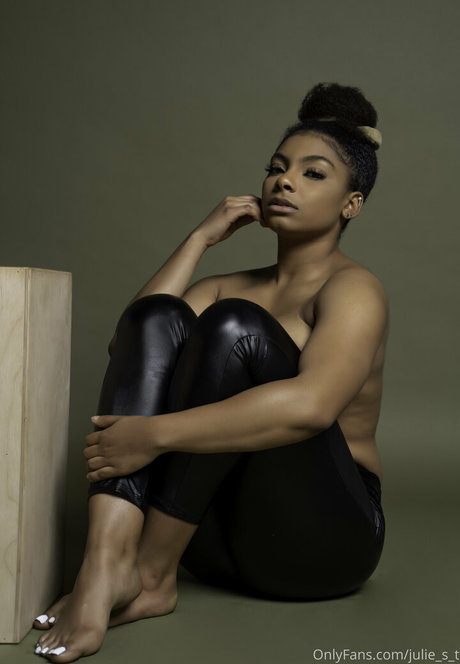 Julie Silver pornstar pretty pictures