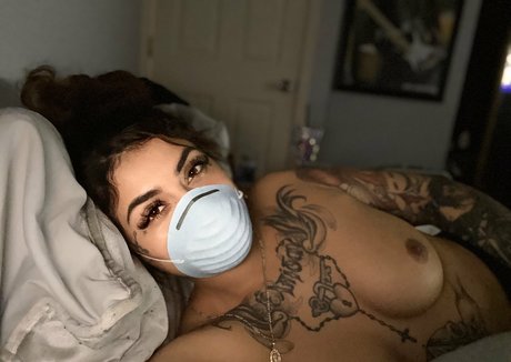 SaltySweetSabrina star erotic photo