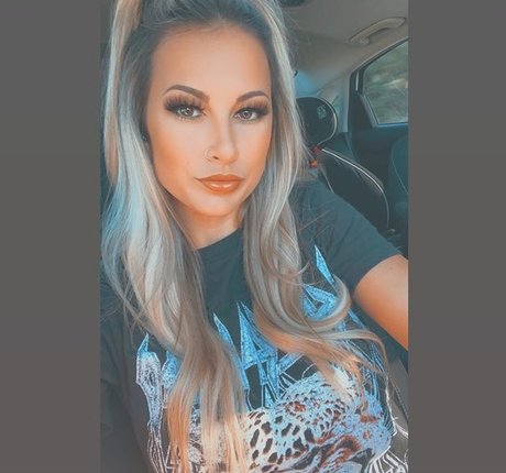 Kayla Lynne Hilton star exclusive photo