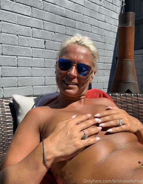 ukhotwife star pornographic gallery