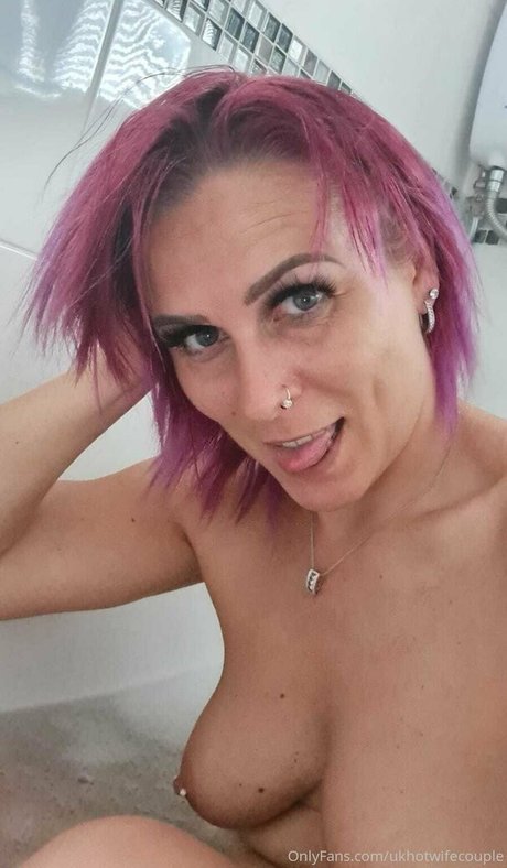 ukhotwife free pornstar photo