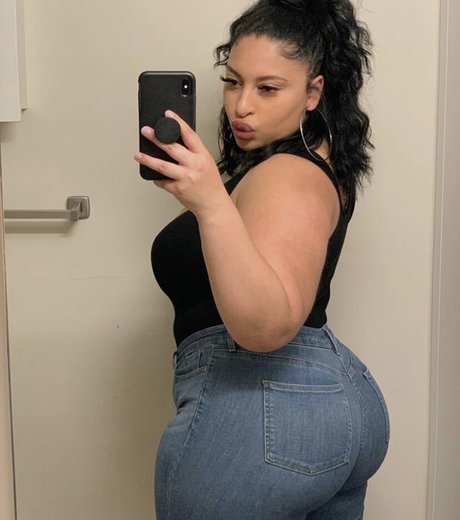 Thegirlofyourdreamz nudes actress pic