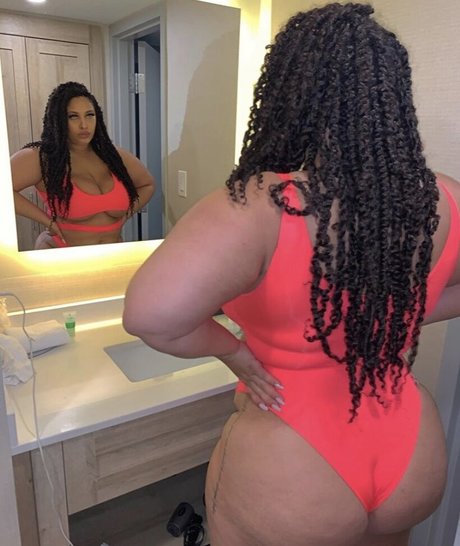 Thegirlofyourdreamz porn star photos