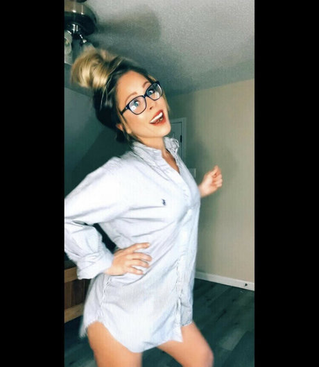 Bombshell522 model high quality pics