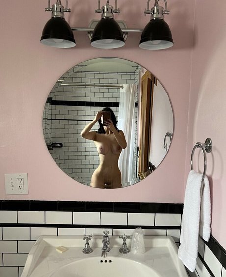 dixiemtzz pornstar naked gallery