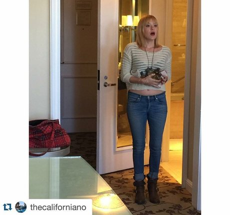 fingering pussy onlyfans pornographic archive