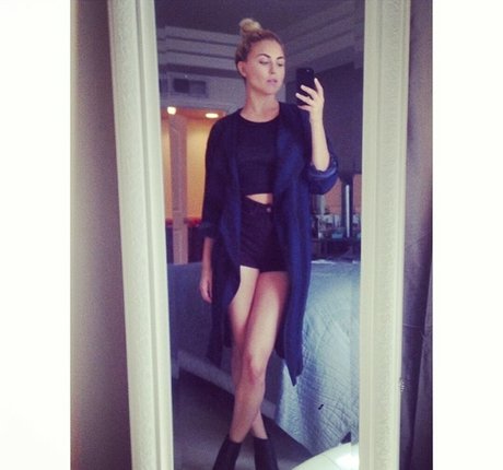 Cassie Scerbo free actress img