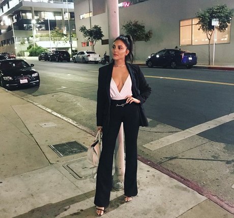 Cassie Scerbo art pornstar galleries