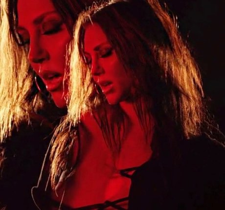 Cassie Scerbo porn model photos