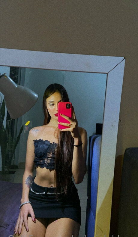 valerieleblanc model top pictures