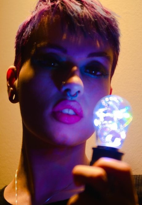 Amethyst queen19 pornstar pretty picture