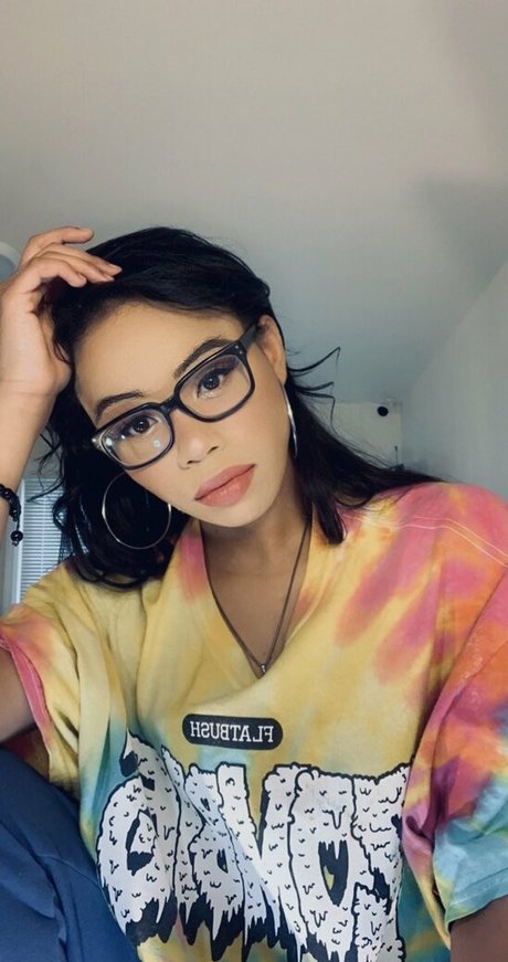 Shiisundai sexy pornstar galleries