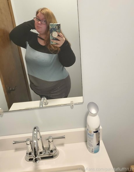 pandafluff1137 model naked picture